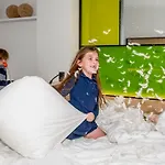 Nelson 4*