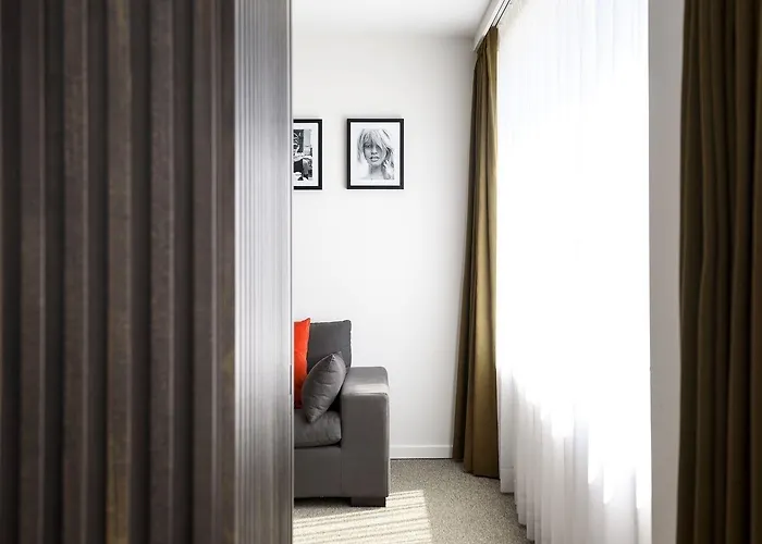 纳尔逊酒店 4* 克诺克－海斯特