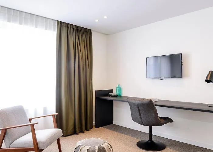 纳尔逊酒店 4* 克诺克－海斯特